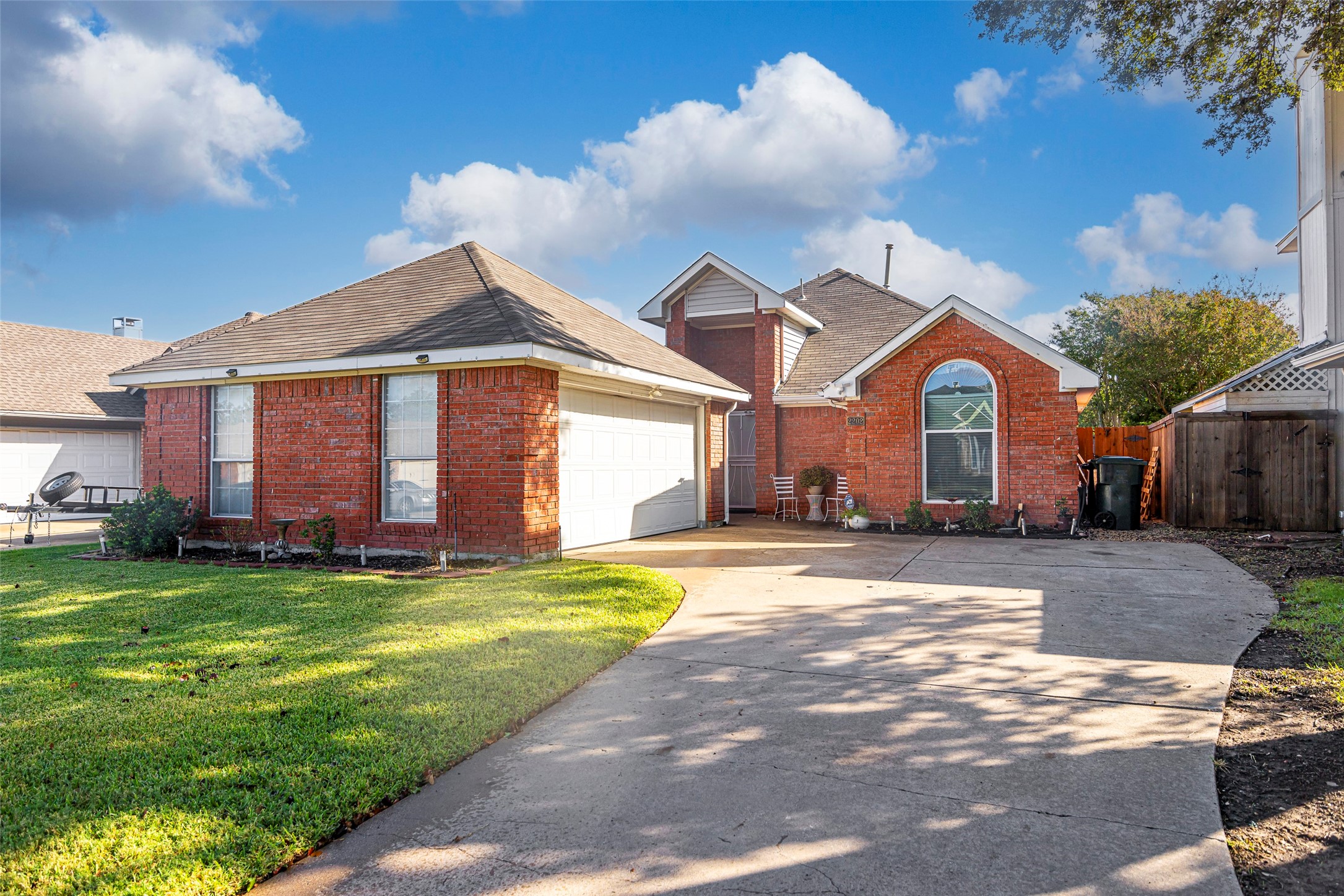2202 Ashwood Court