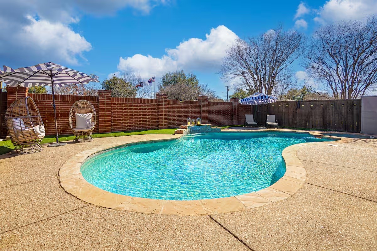 2202 Ashwood Court