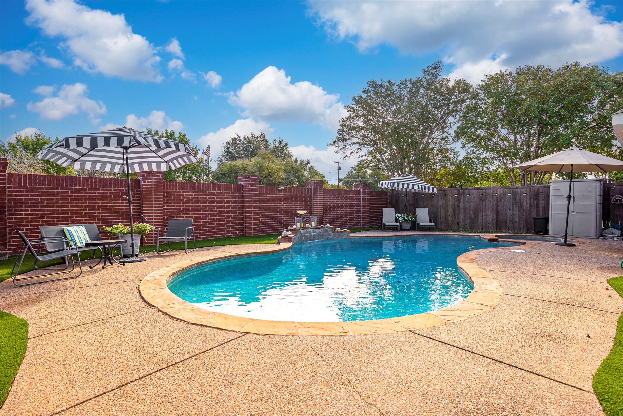 2202 Ashwood Court