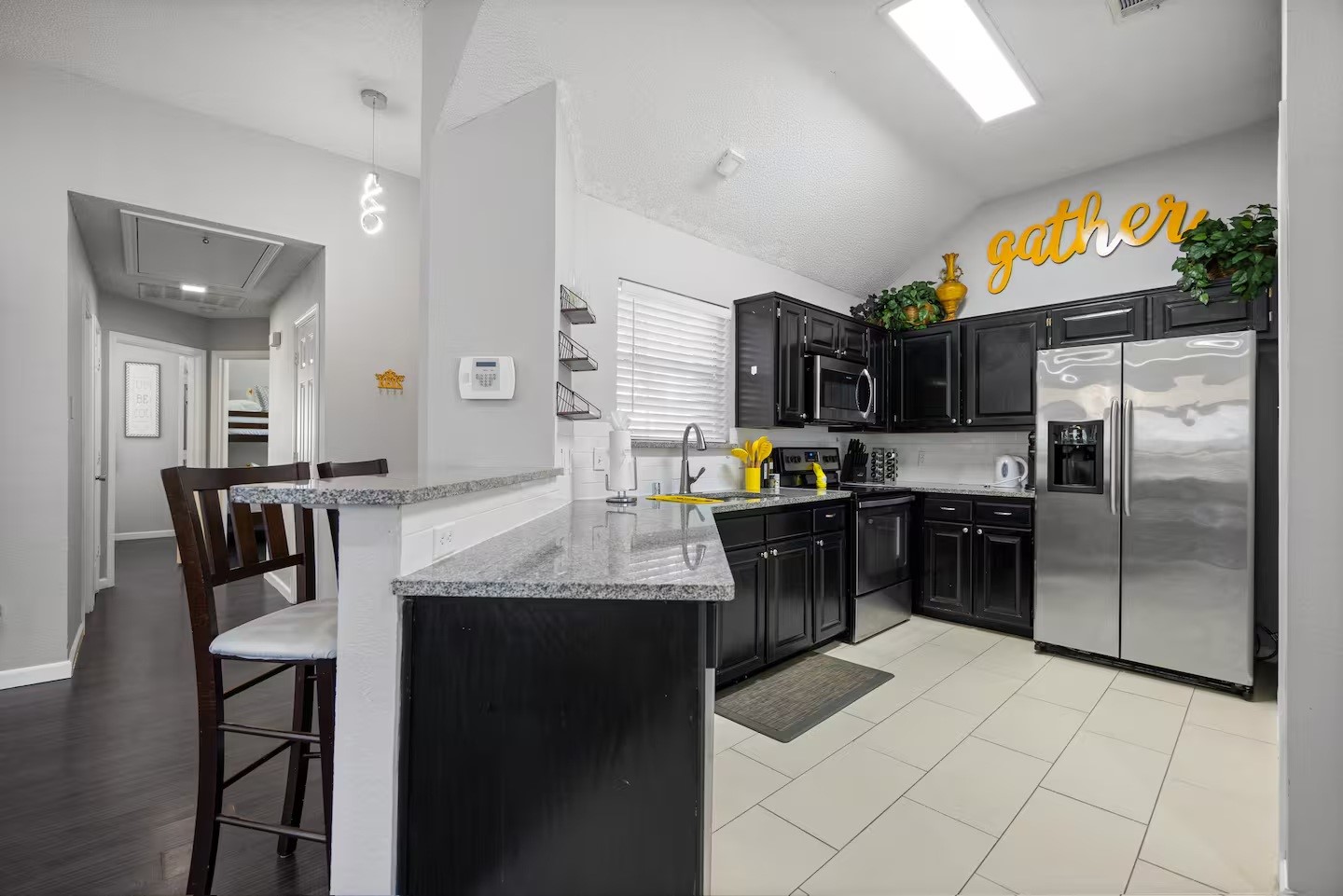 2202 Ashwood Court