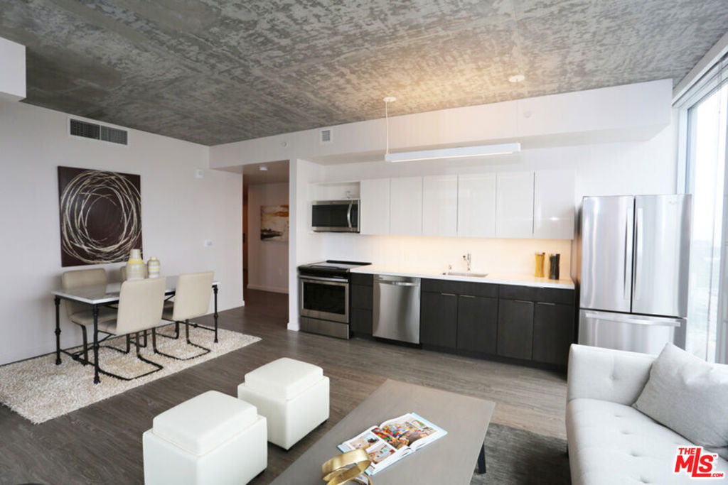 888 S Hope Street 3401