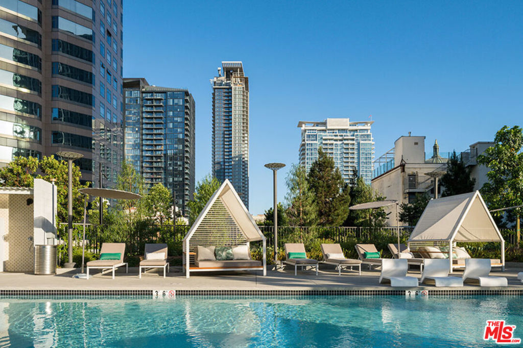 888 S Hope Street 3401