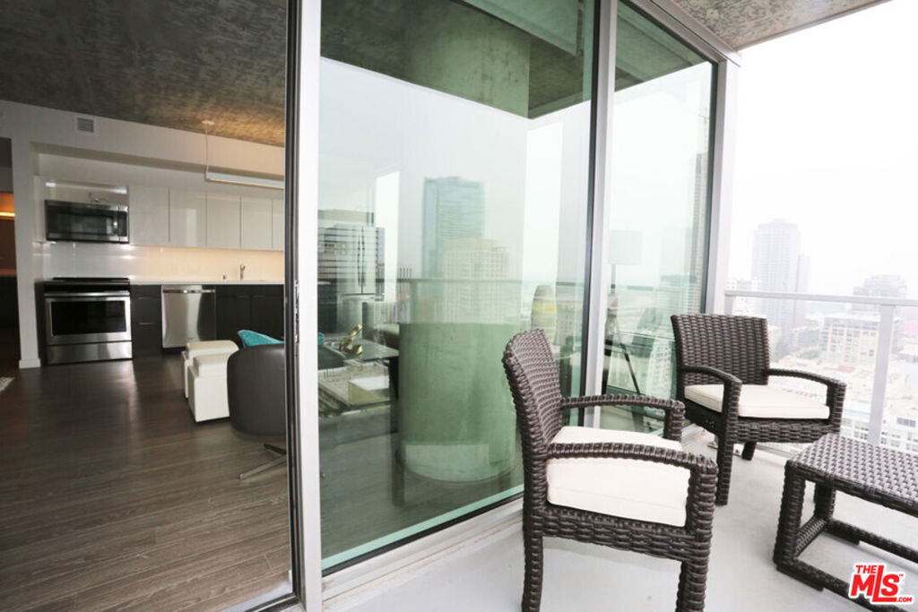 888 S Hope Street 3401