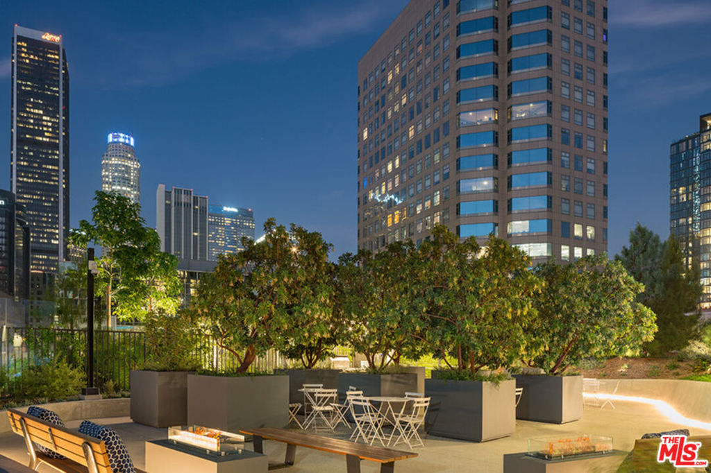 888 S Hope Street 3401