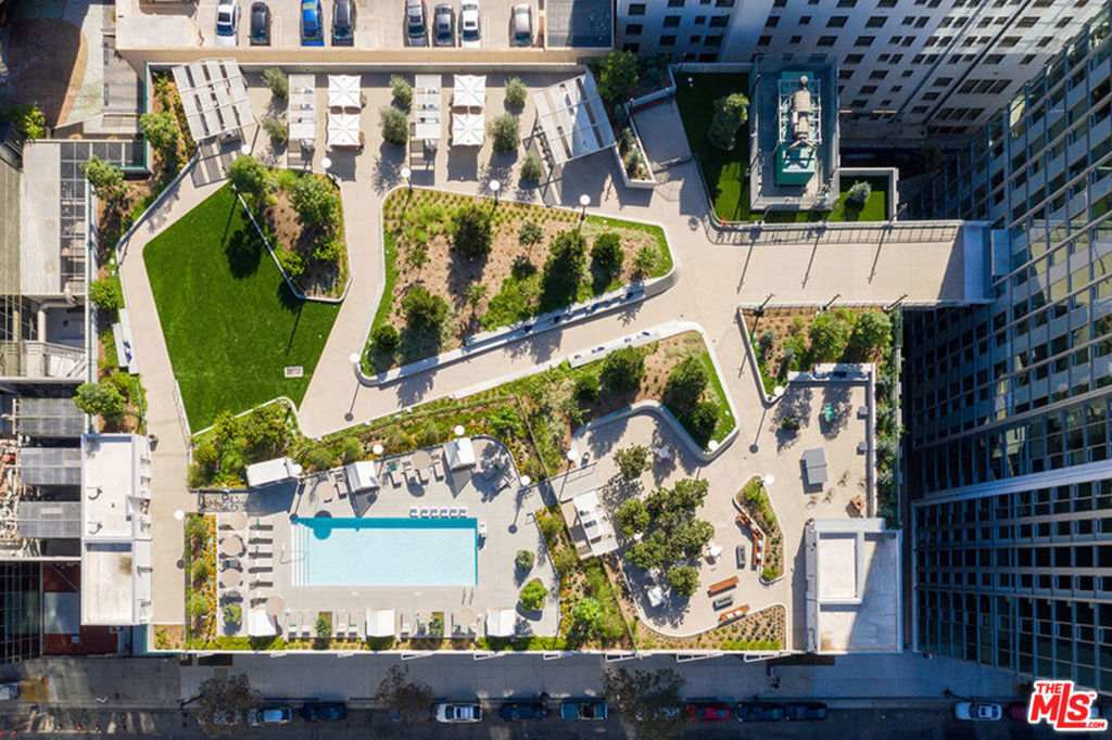 888 S Hope Street 3401