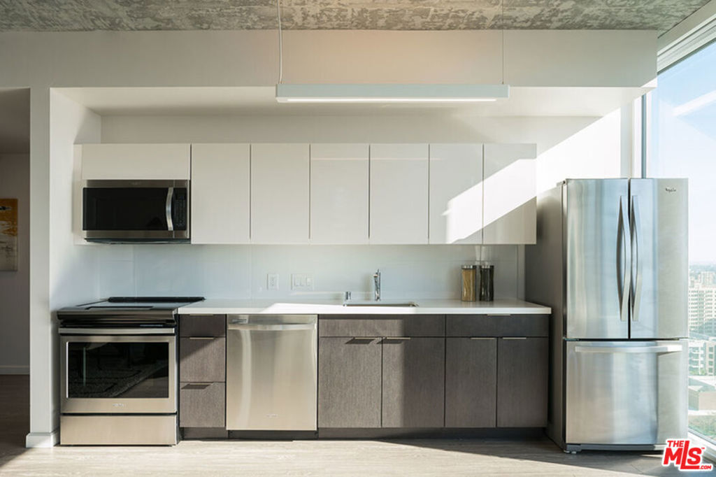 888 S Hope Street 3401