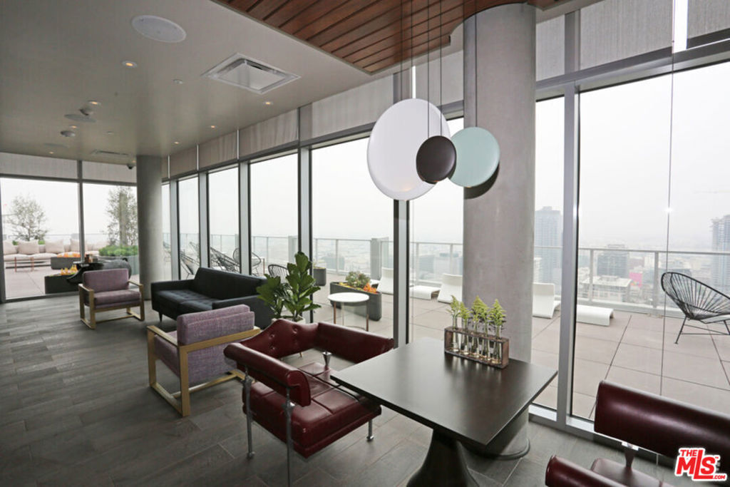 888 S Hope Street 3401