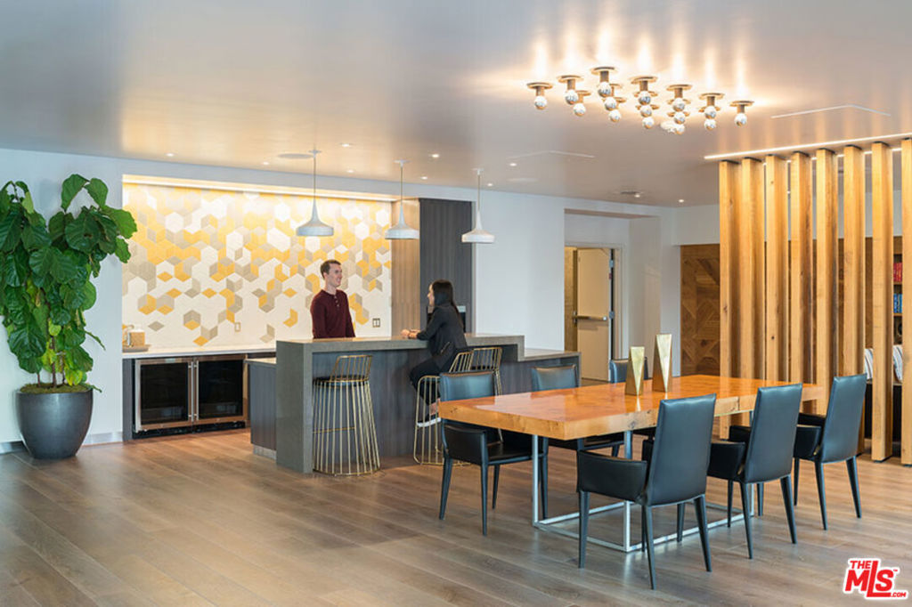 888 S Hope Street 3401