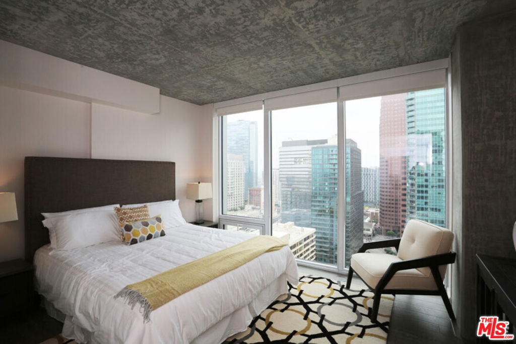 888 S Hope Street 3401