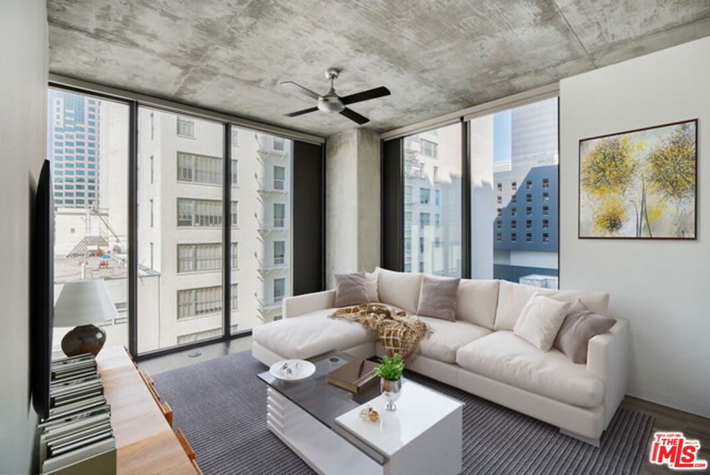 888 S Hope Street 3401