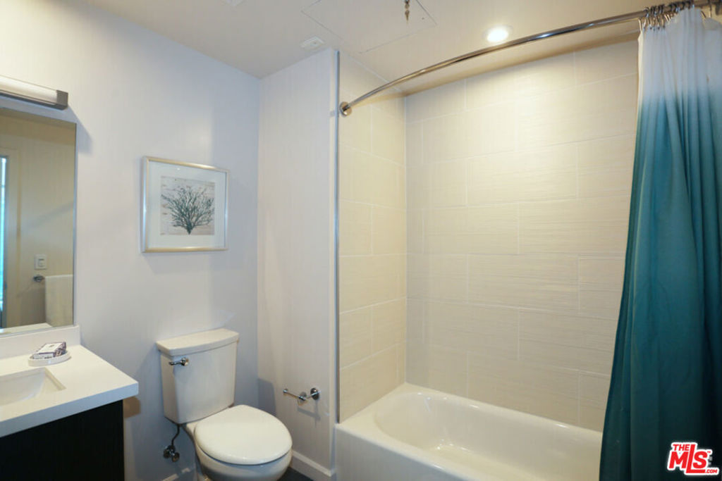 888 S Hope Street 3401