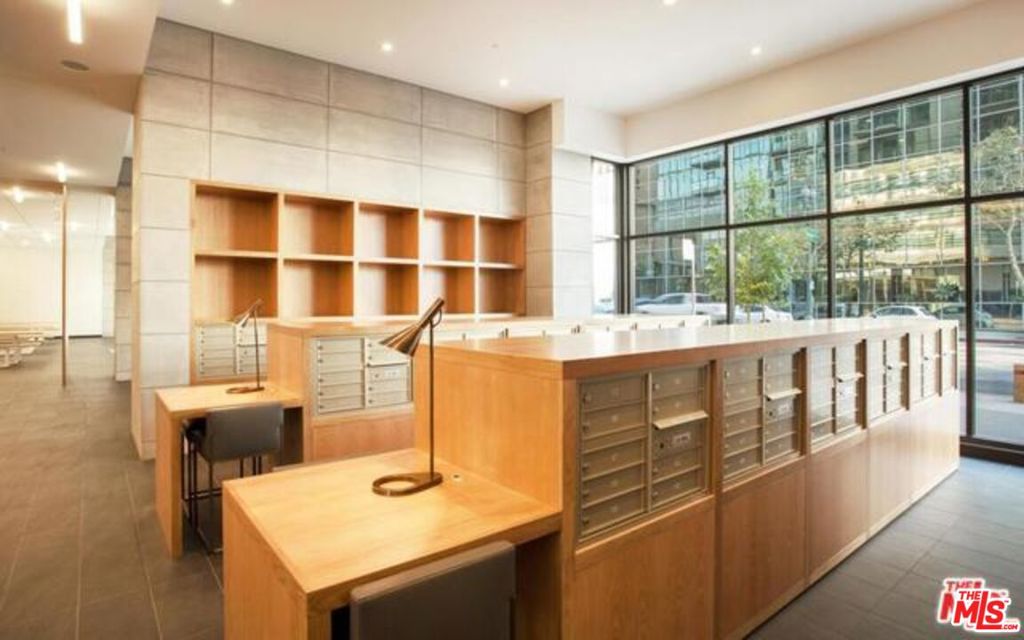 888 S Hope Street 3401