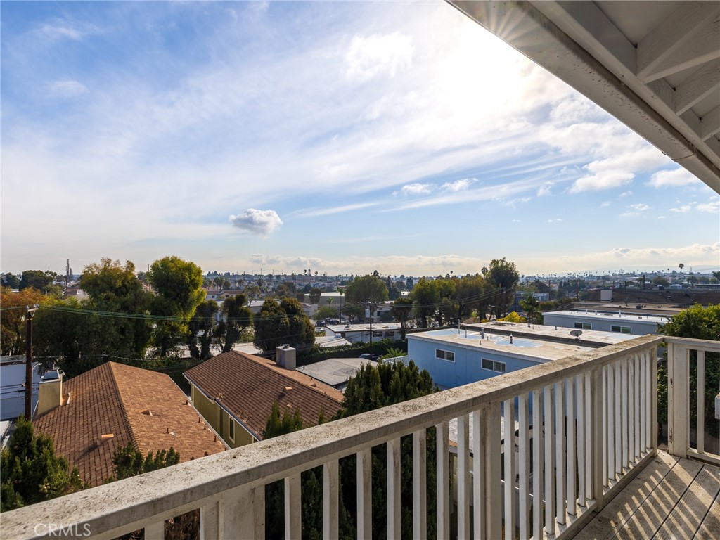 1732 Wollacott Street