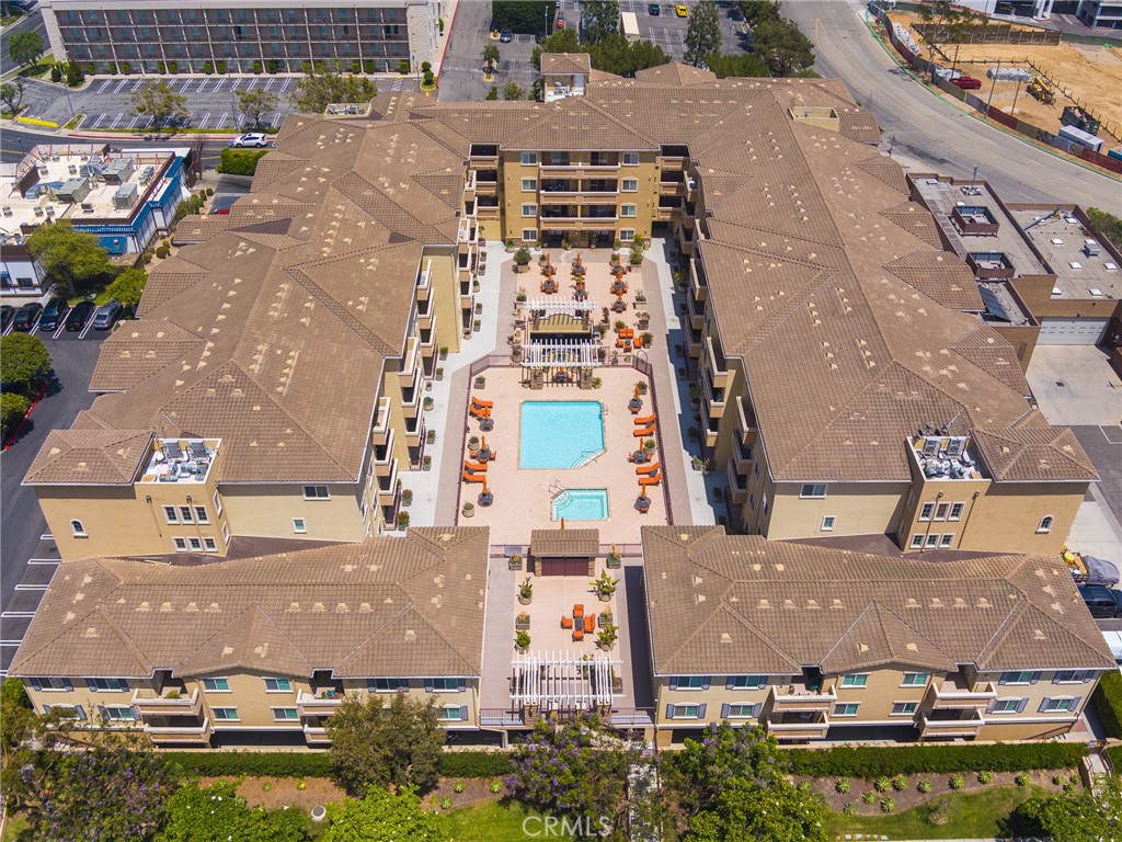 21345 Hawthorne Boulevard 415