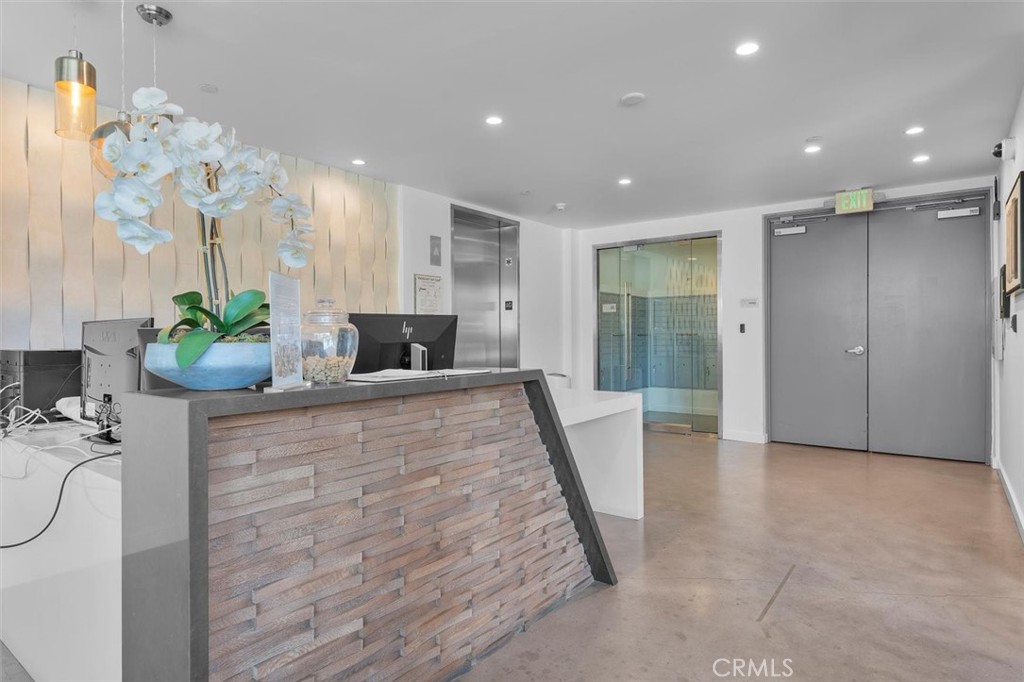 4140 Glencoe Avenue 409