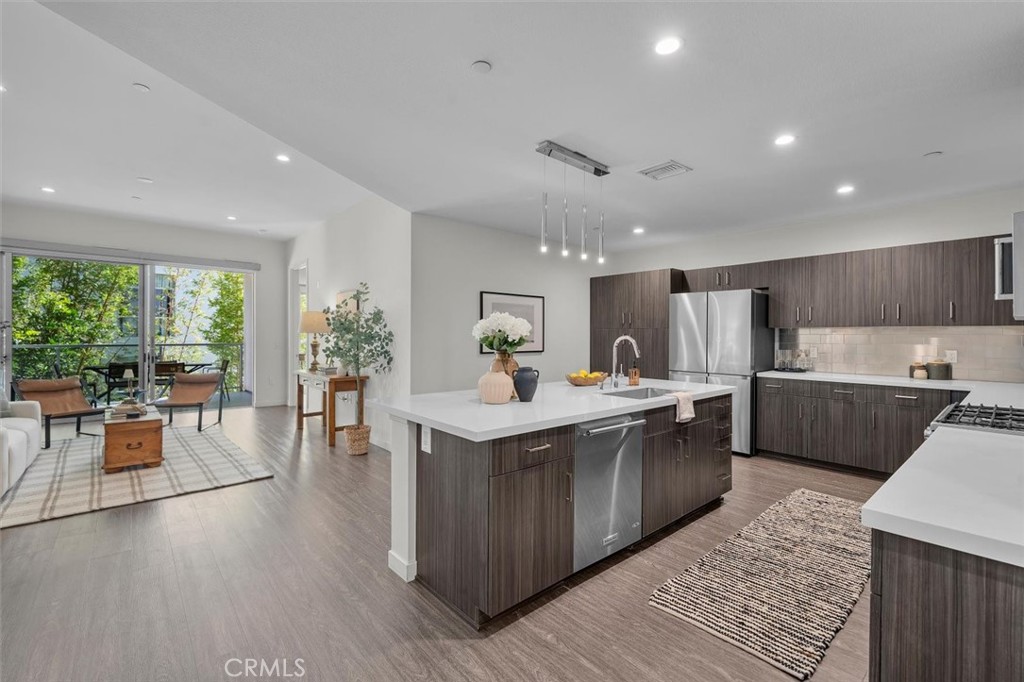 4140 Glencoe Avenue 409