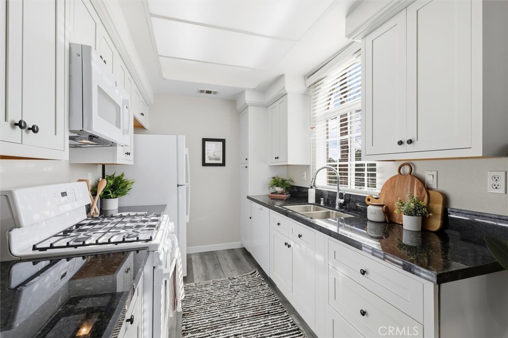 21854 Vermont Avenue S 8