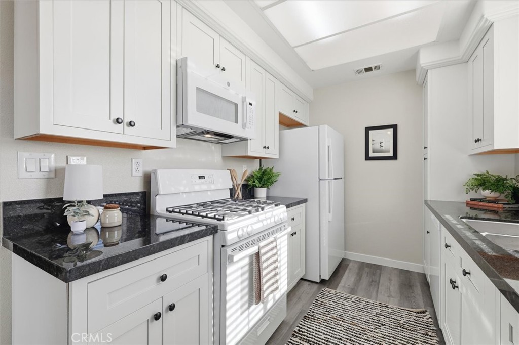 21854 Vermont Avenue S 8