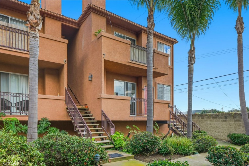 21854 Vermont Avenue S 8