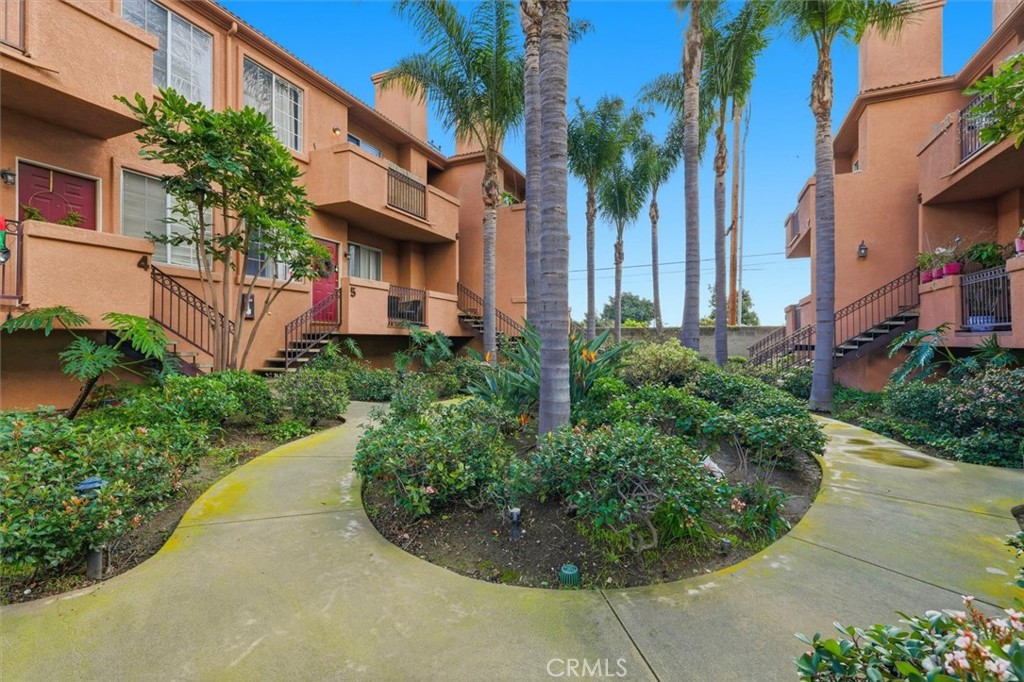 21854 Vermont Avenue S 8