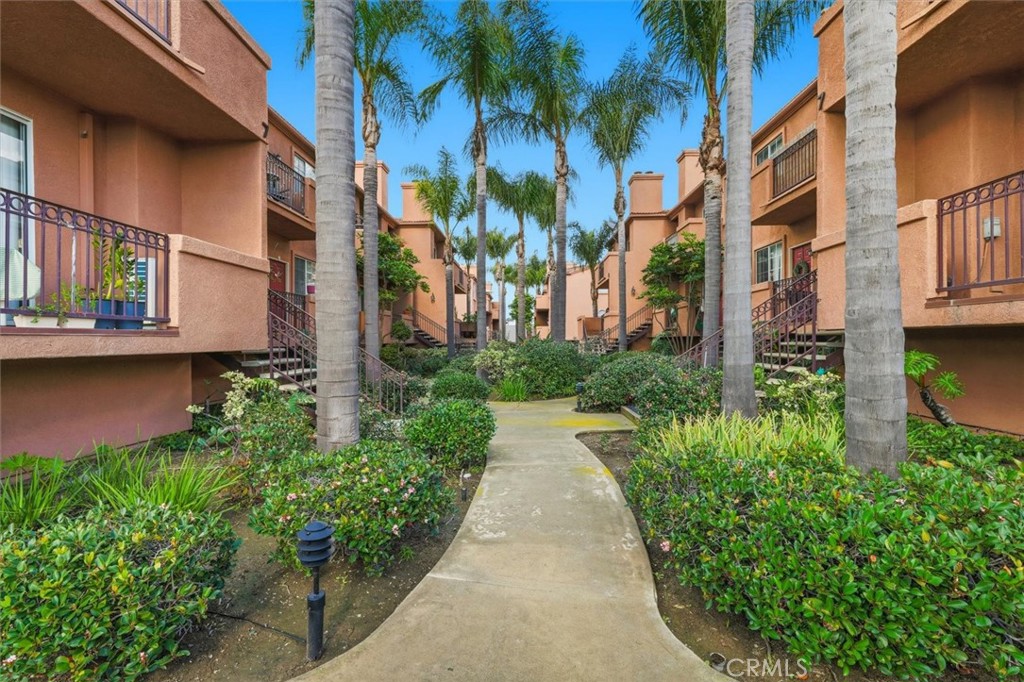 21854 Vermont Avenue S 8