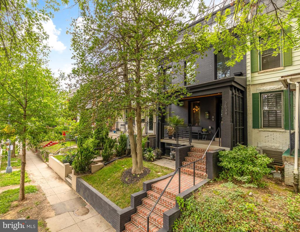 2534 11TH STREET NW Unit: 1