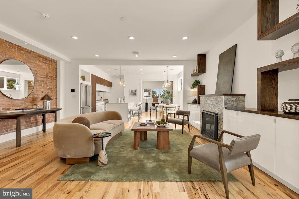 2511 12TH STREET NW Unit: 2