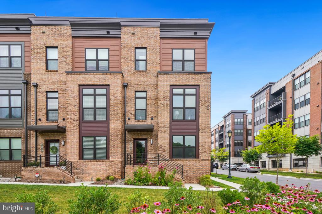 3104 ROYAL FERN PLACE