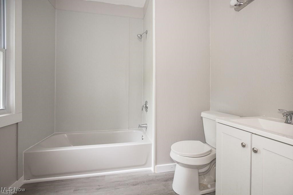 15517 Kipling Avenue