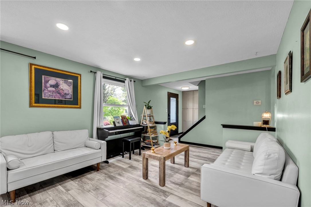 498 Bath Hills Boulevard