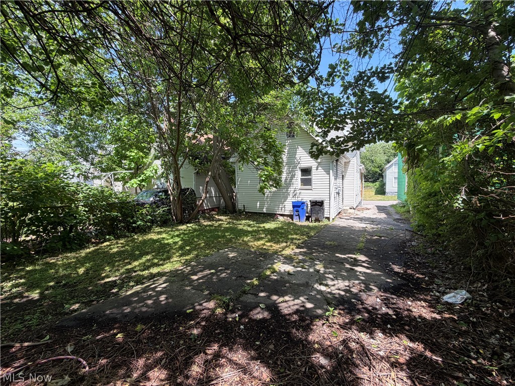 1096 E 72nd Street