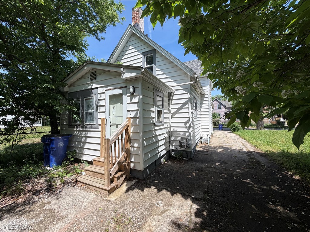1052 E 72nd Street
