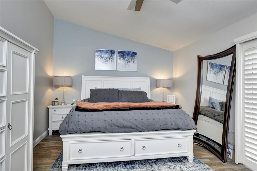 1925 Barrington Court