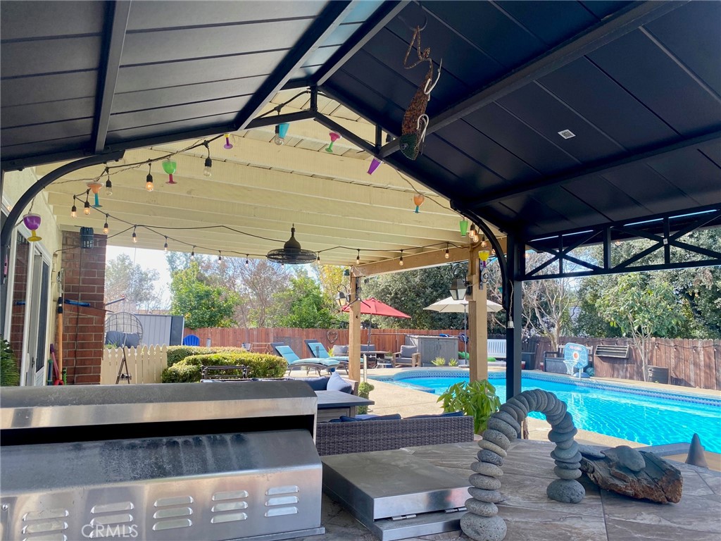 1925 Barrington Court