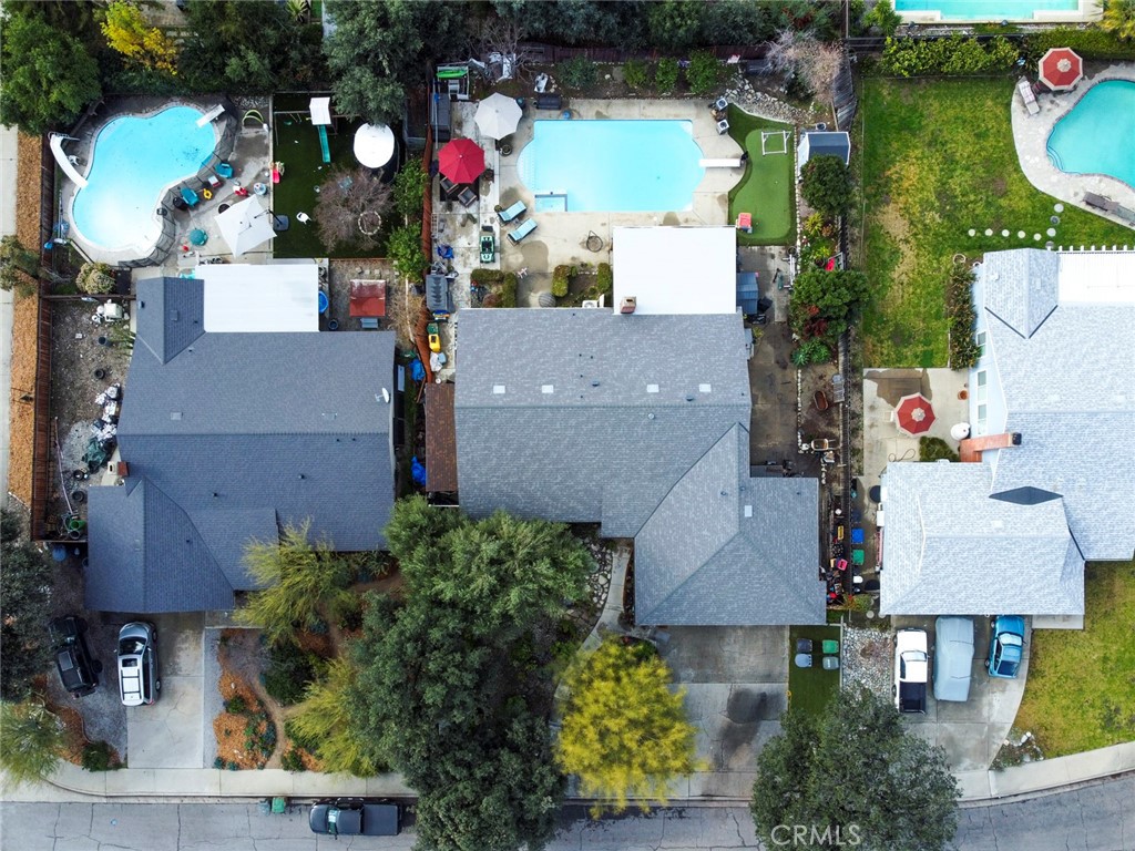 1925 Barrington Court