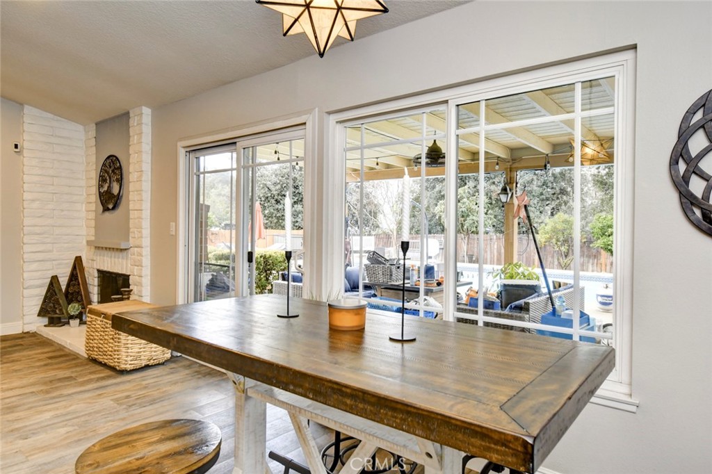 1925 Barrington Court