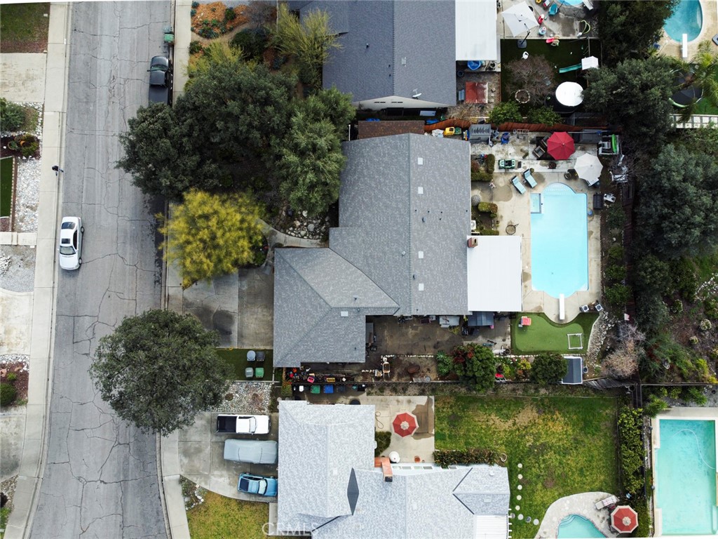 1925 Barrington Court