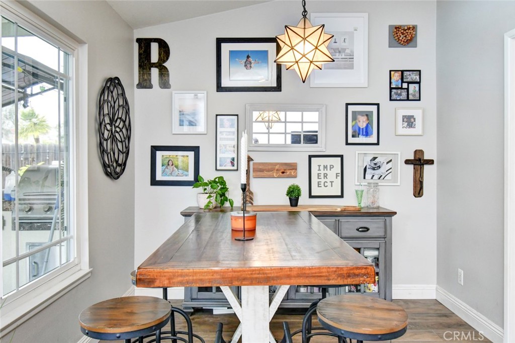 1925 Barrington Court