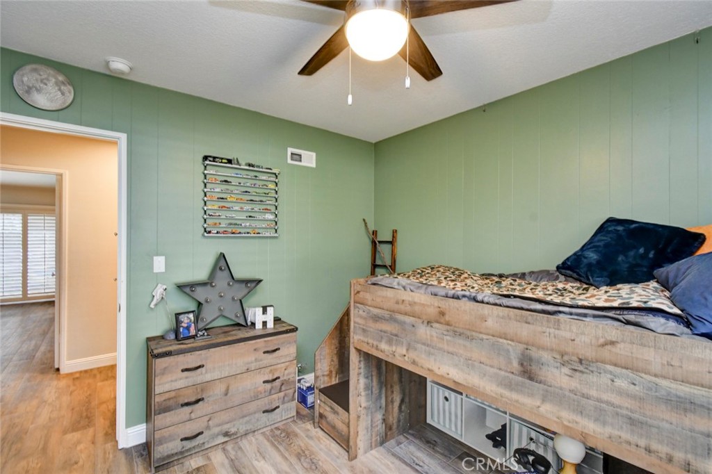 1925 Barrington Court