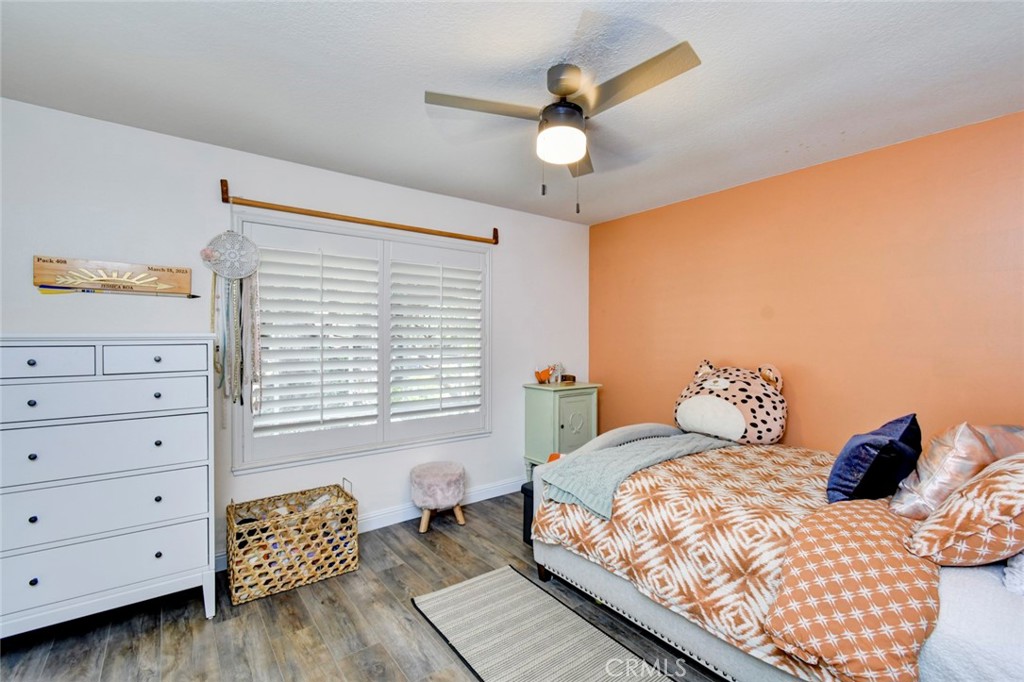 1925 Barrington Court