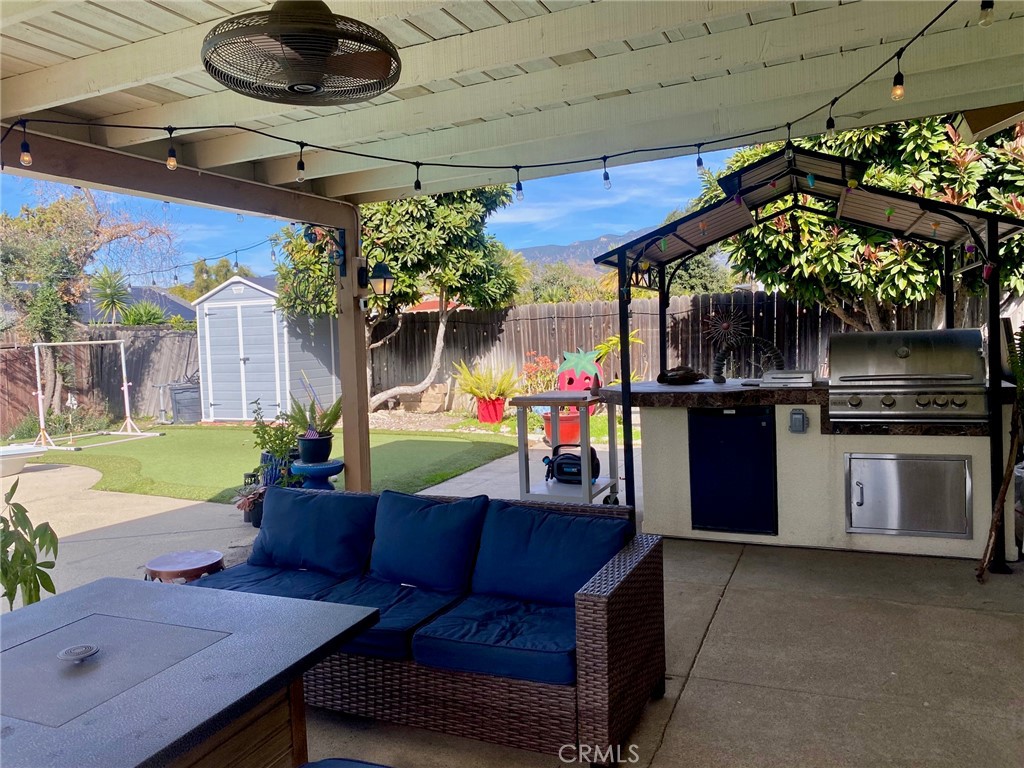 1925 Barrington Court