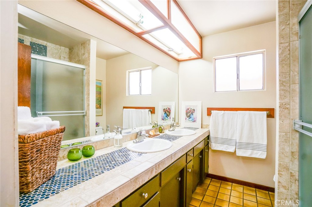 404 E Alvarado Street