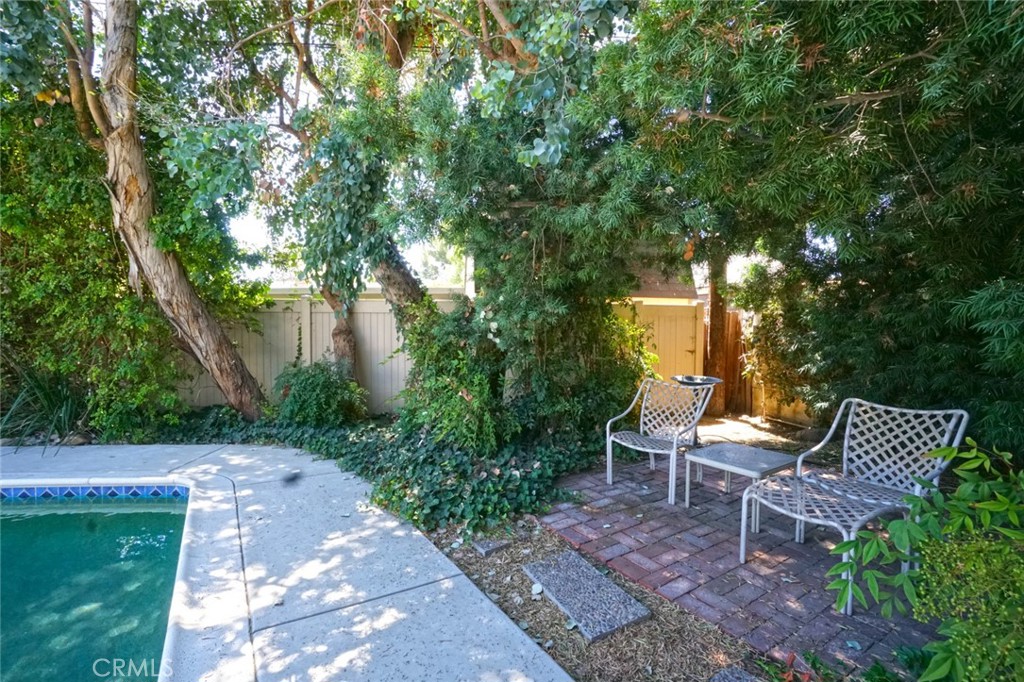 404 E Alvarado Street