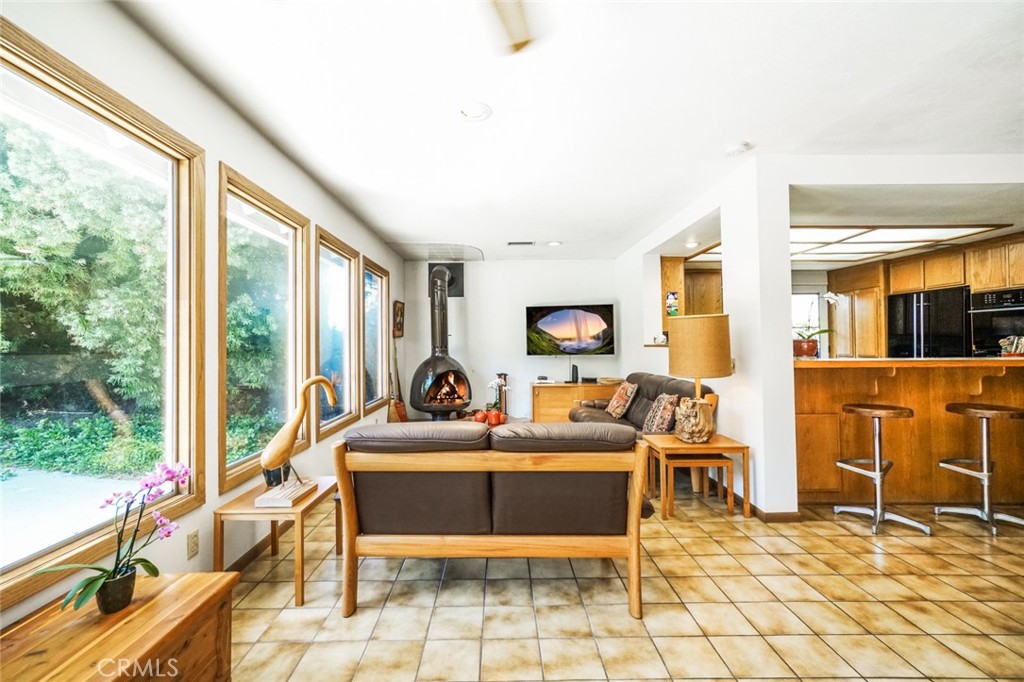 404 E Alvarado Street