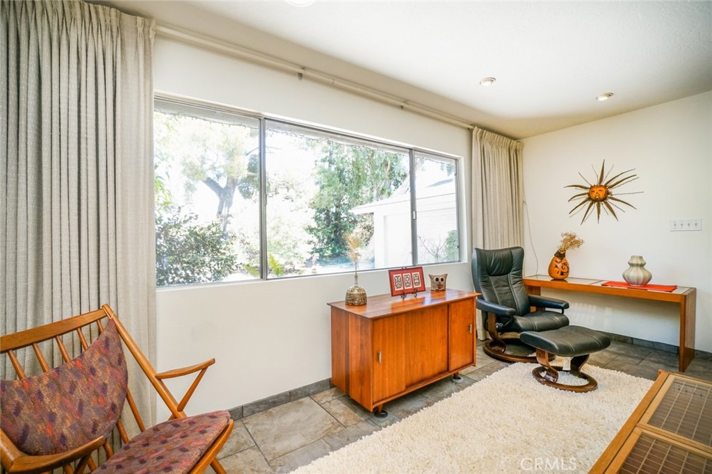 404 E Alvarado Street