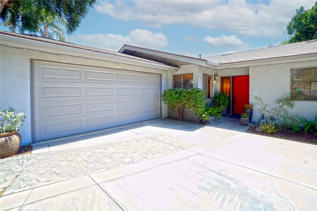 404 E Alvarado Street