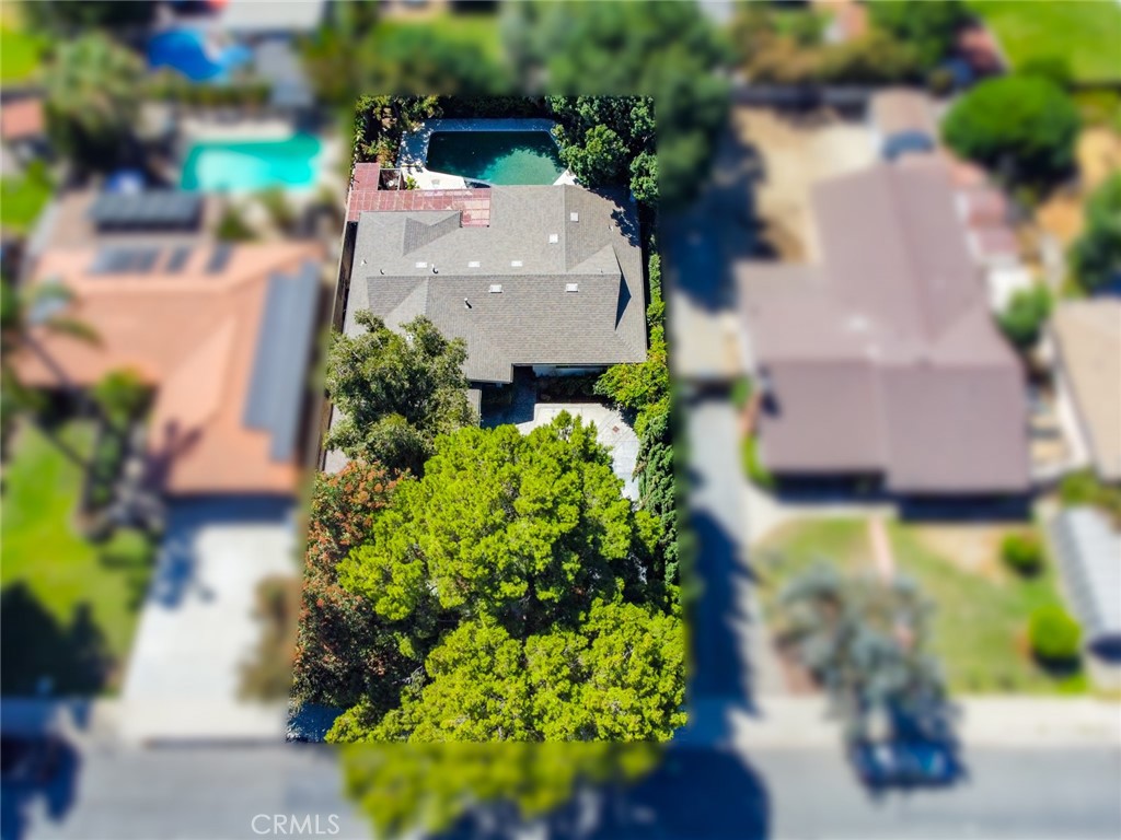 404 E Alvarado Street