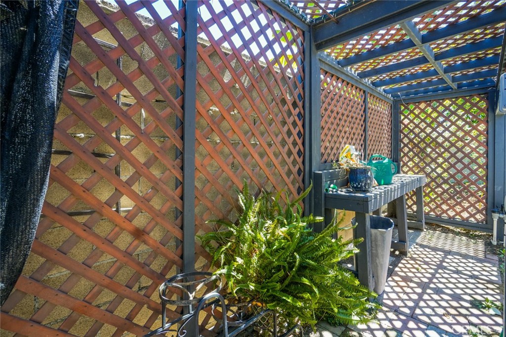 404 E Alvarado Street