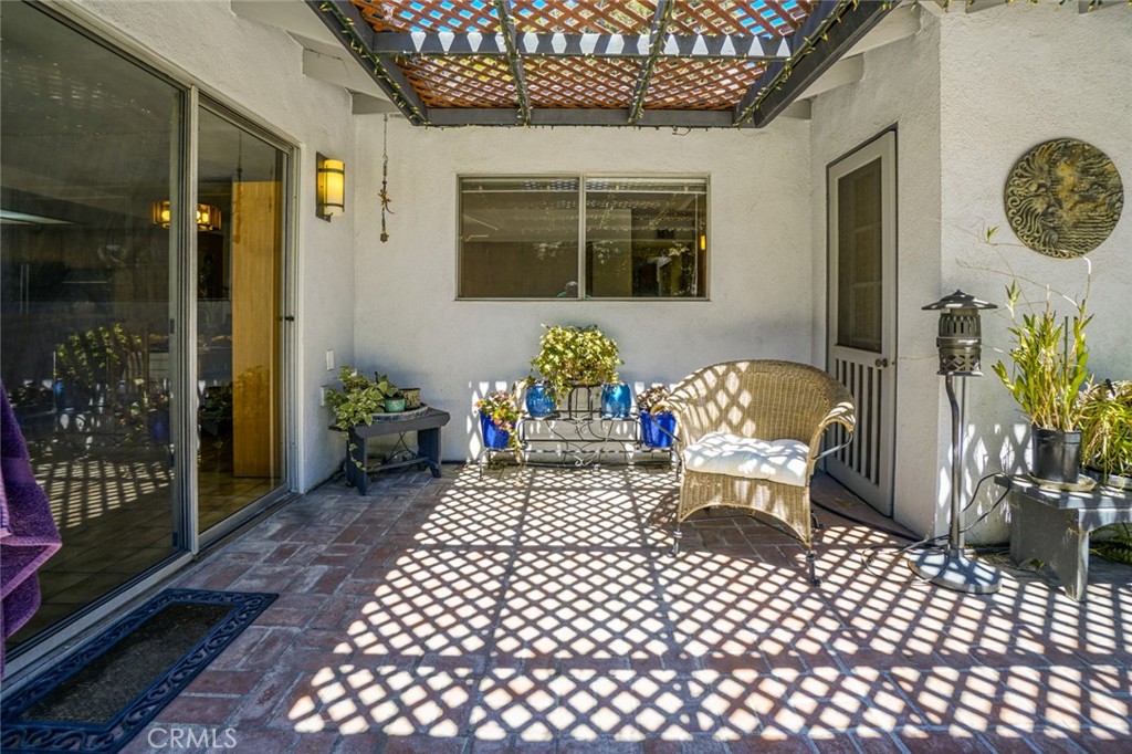 404 E Alvarado Street