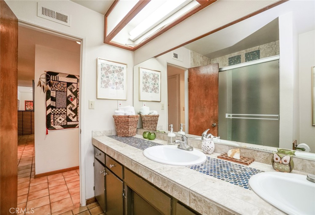 404 E Alvarado Street